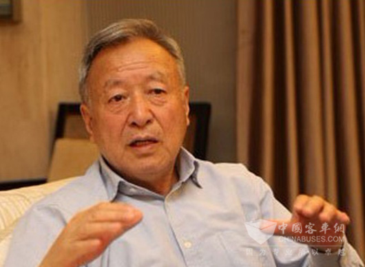 王秉刚：活用四个原则推广新能源公交