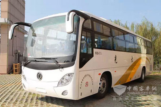 武汉通勤公司采购的6辆东风客车