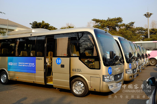 宇通E7车队承担中国电动汽车百人会交通运输服务工作