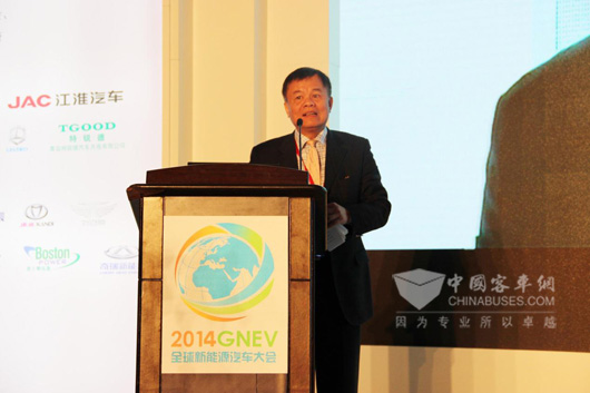 南京金龙董事长黄宏生现场发表主题演讲