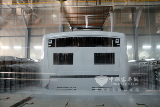 正在进行电泳的车辆