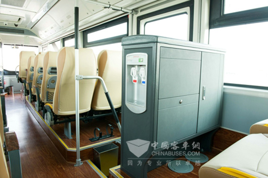 自动饮水机可为乘客提供饮水便利