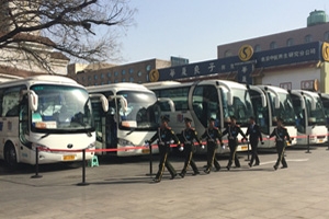 宇通连续11年 “1”心“1”意服务全国两会 