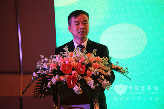 安凯客车党委书记李永祥在“安凯美丽中国行”启动仪式上致辞