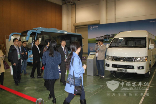 大金龙展示纯电动车型