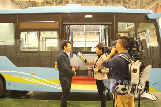 厦门电视台《午间新闻广场》栏目现场直播XMQ6661AGBEV