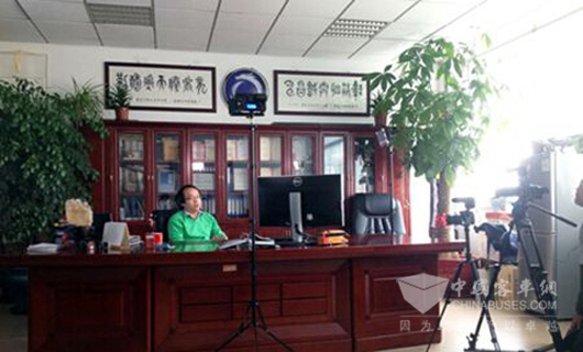 申龙客车董事长陈大城先生接受韩国KBS电视台采访