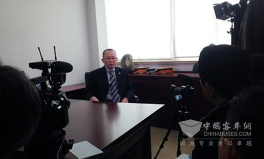 申龙客车副总经理黎明先生接受韩国KBS电视台采访