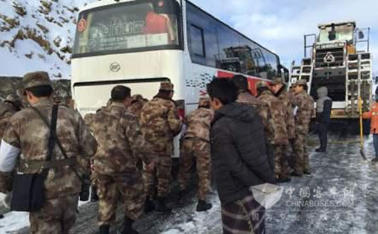 安凯客车奔赴地震灾区