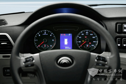 宇通ZK6710驾驶区