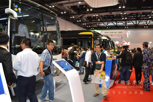 2014年亚星客车展台现场