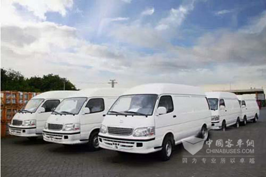 114辆大金龙金威出口古巴