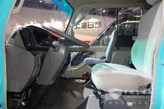 海格纯电动客车KLQ6702GEV公交版内饰