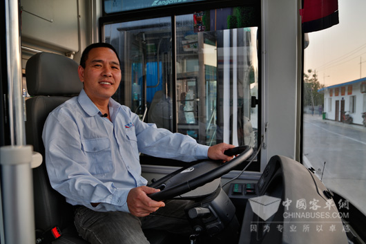 康驰巴士126路司机黄维安