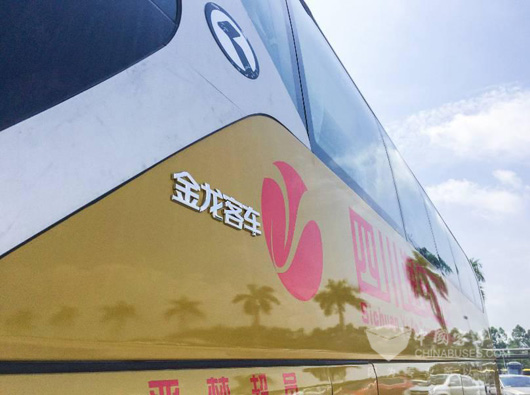 金龙新5系新一代高端旅游客运形象缔造者
