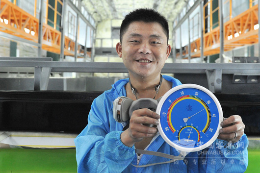 高温一线时代电动喷涂工-（图2）