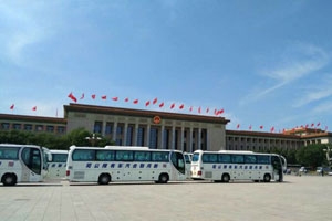 自主品牌客车担纲阅兵服务重任