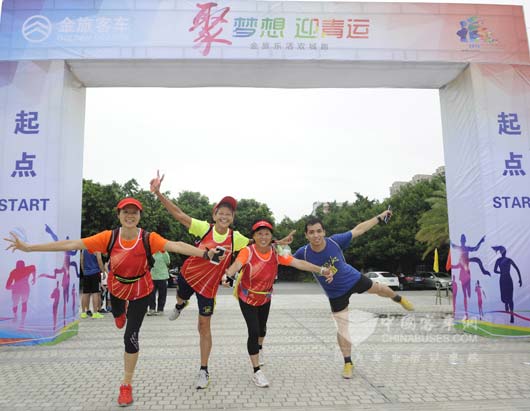 跑友相聚，合照POSE不一般