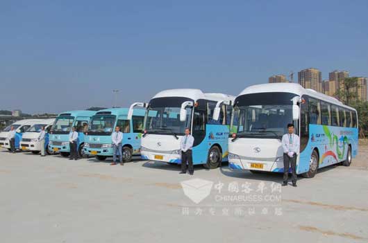 金龙新能源车为青运会提供绿色通勤服务