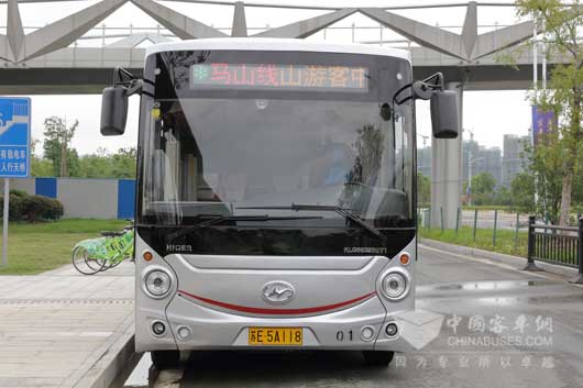 “漫行西部”纯电动巴士