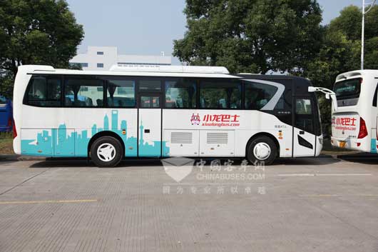 申龙新能源客车再次牵手定制巴士