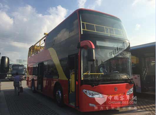 亚星双层敞篷观光车将出口沙特