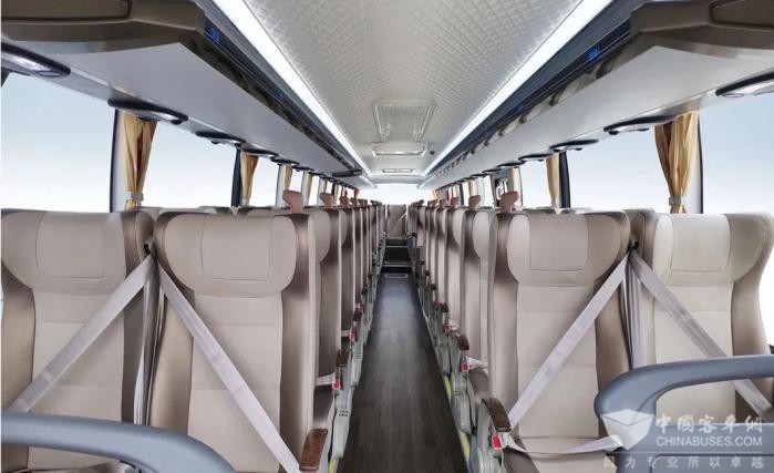 中通客车 5A级 健康座舱 金秋美景