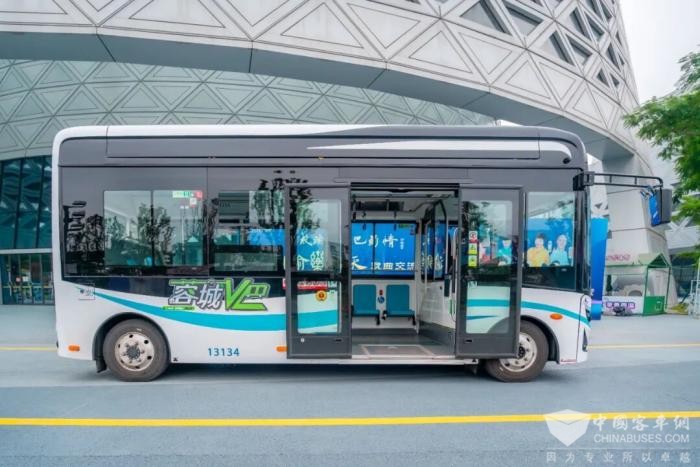 成都280台纯电动新公交车正式投用 