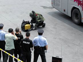 上海长途客运首次进行反恐演习