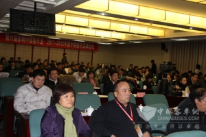 关注校车安全  化内于心  化外于行