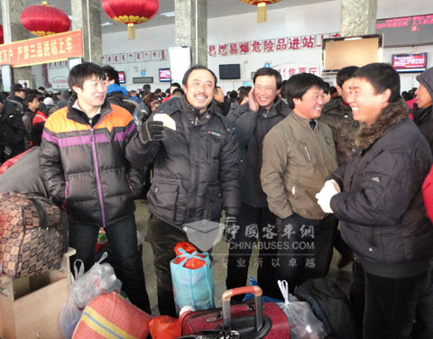 我们买到票了，可以回家了！