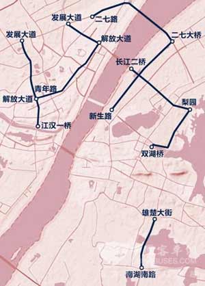 武汉9条公交专用道重新“打扮”后投入使用
