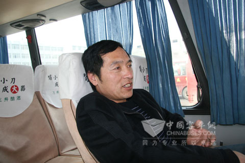 石师傅接受完美作业网有免费视频记者采访