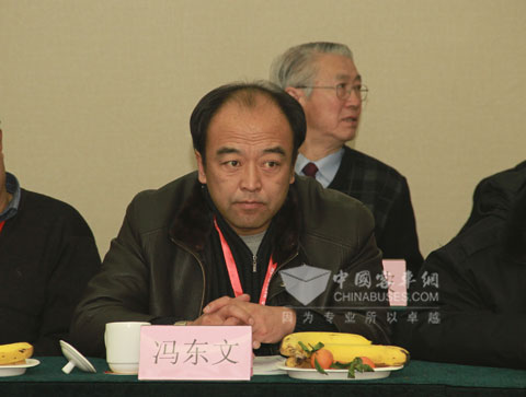 内蒙古鄂尔多斯市汽车运输集团有限公司客运十二公司总经理冯东文