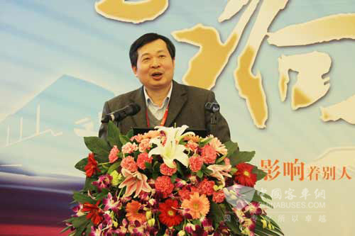 中国科学院物理研究所实验室研究员黄学杰