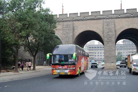 黄海音乐大巴巡游西安城