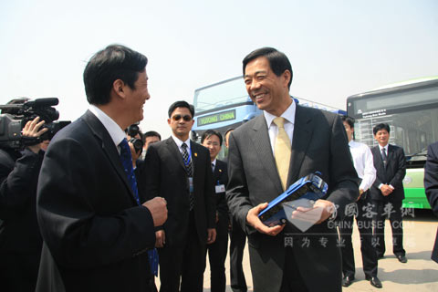 2007年4月27日国家商务部部长薄熙来视察宇通