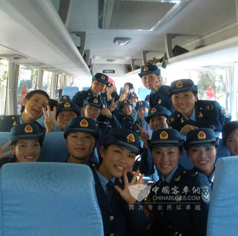 宇通客车服务60周年阅兵