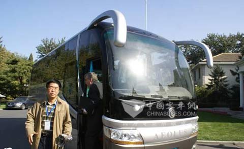 东风纯电动中置客车穿梭在宾馆区接送外宾