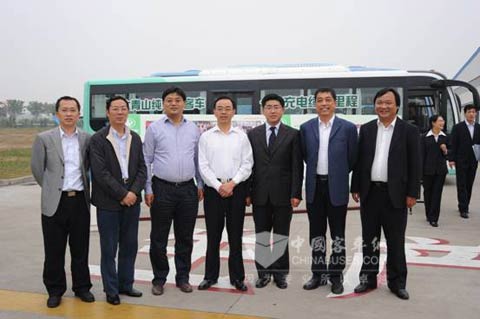 南京市交通局局长娄学全一行考察中大集团