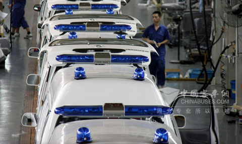 大金龙轻客采用整车一体化生产流程