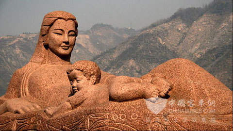 位于兰州市黄河南岸的黄河母亲像