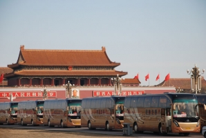 [两会]无忧服务，金旅客车助两会“虎虎生威”（图）