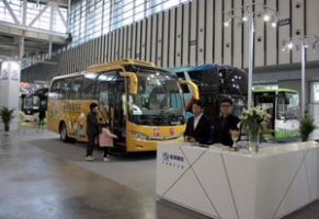 2012南京客车展金龙客车展台