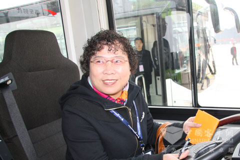 上海巴士副总工程师蔡夏英