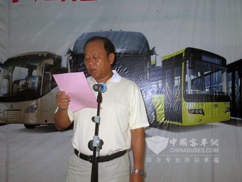 西双版纳州旅游客运公司总经理朱雨田