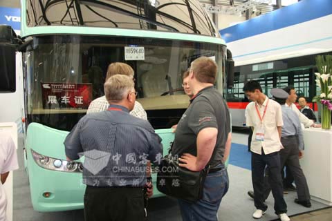 七嘴八舌话客车