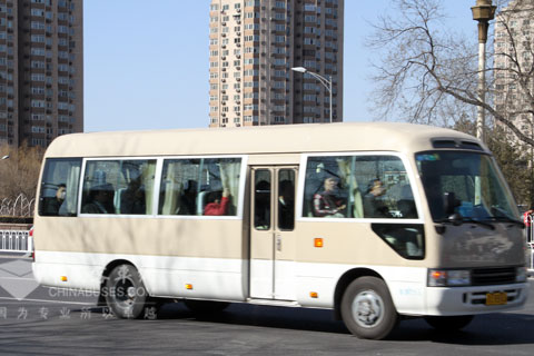 金旅客车服务2011年两会--考斯特系列