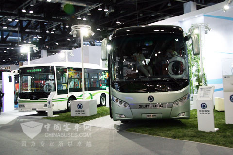 申龙客车参展车辆
