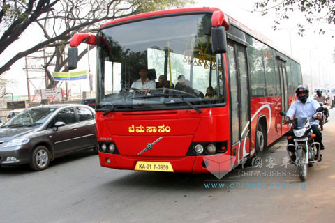 装有沃尔沃发动机的客车